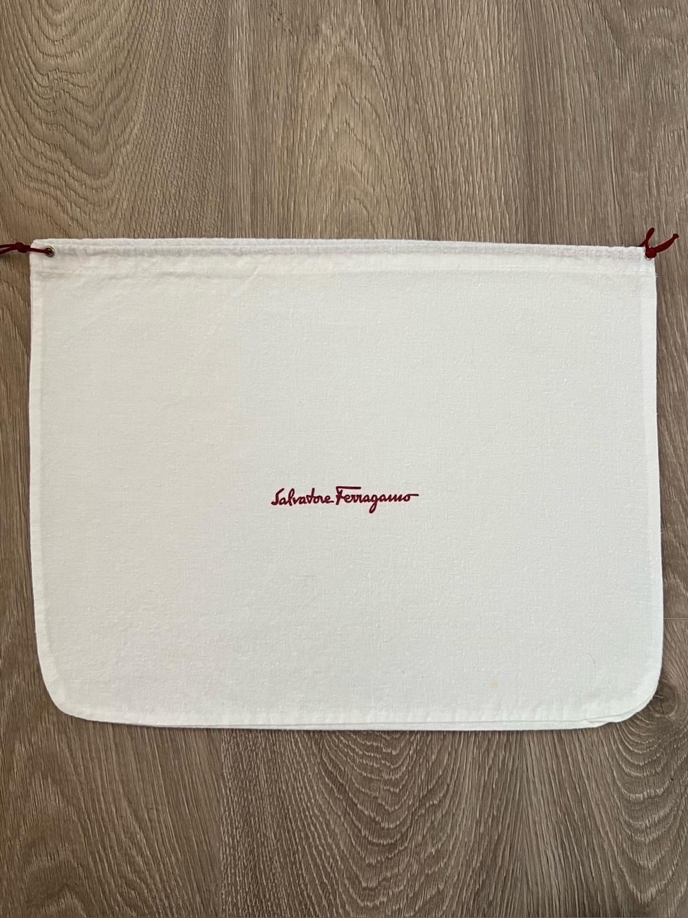 Ferragamo dust bag (C839)